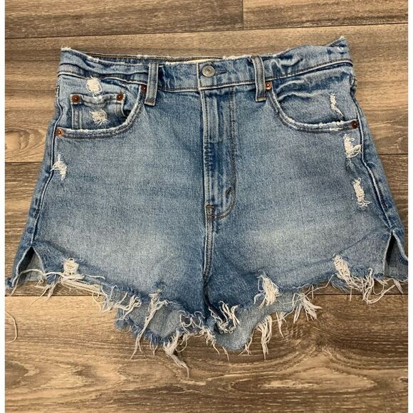 Abercrombie and Fitch Denim High Rise Mom Short Size 7 Distressed - Picture 1 of 4